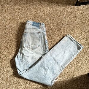 Abercrombie & Fitch ‘The Dad High Rise’ Light Wash Curve Love